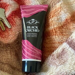 Paris Hilton Black Orchid Foot Lotion - Pink and Black